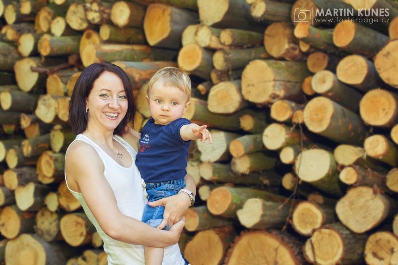 Rodina, Řípovi, přirozené fotky v lese