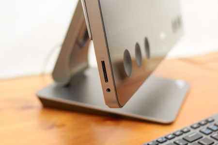 Dell XPS 27, vzhled a provedení Dell XPS 27, vzhled a provedení