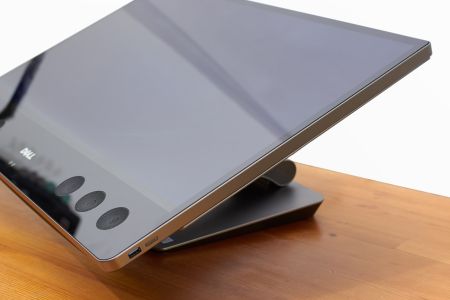 Dell XPS 27, vzhled a provedení Dell XPS 27, vzhled a provedení